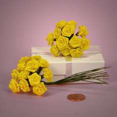  Bouquet of Yellow Ribbon Roses: click to enlarge